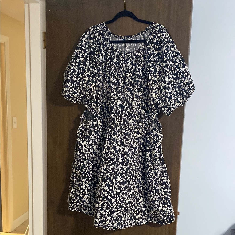 Old Navy black and White Floral dress women’s size 2X